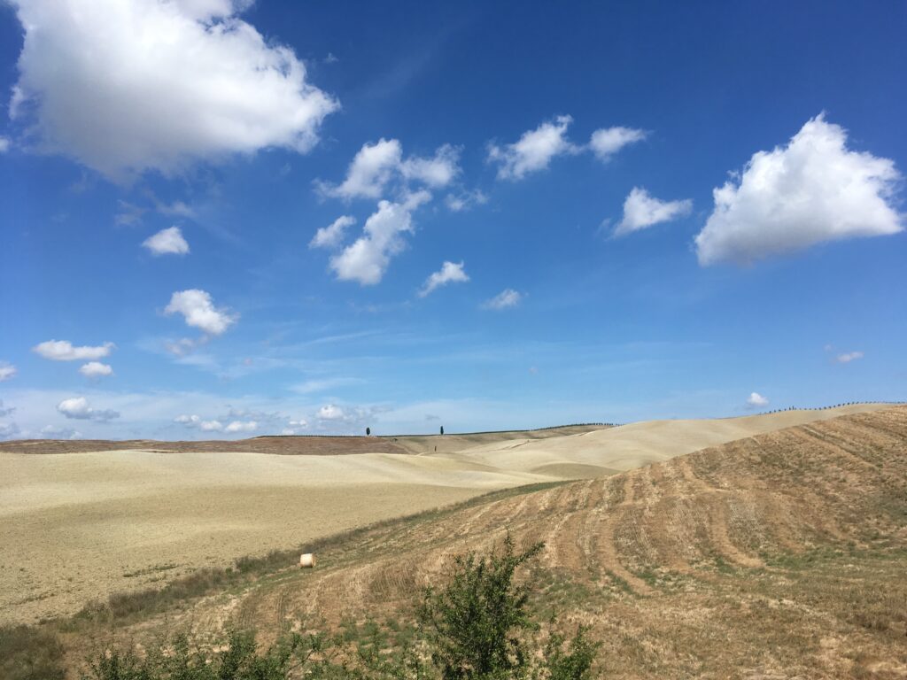 colline Toscane in bici. Estate 2018 vacanza in bicicletta. Partenza da Pesaro, arrivo Marina di Massa attraversando Marche, Umbria e Toscana. Spettacolare. Tanta fatica ma tanta bellezza. 