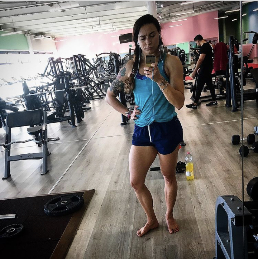 durante un allenamento gambe in palestra, Smartfitness a Parma. Tipico allenamento amore/odio.